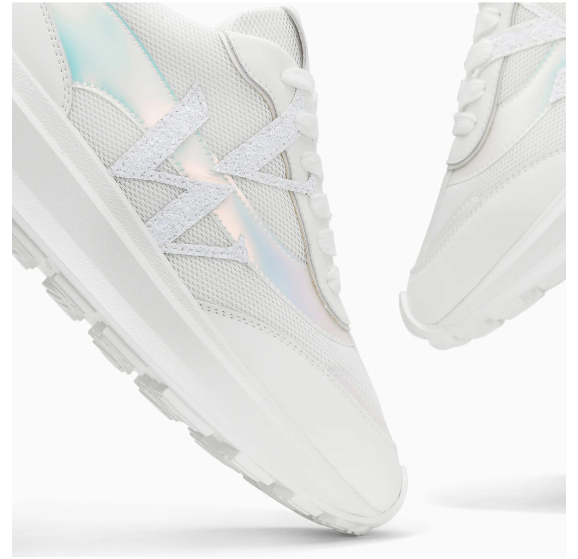 Baskets monogramme Inès blanches monochromes à semelle oversize