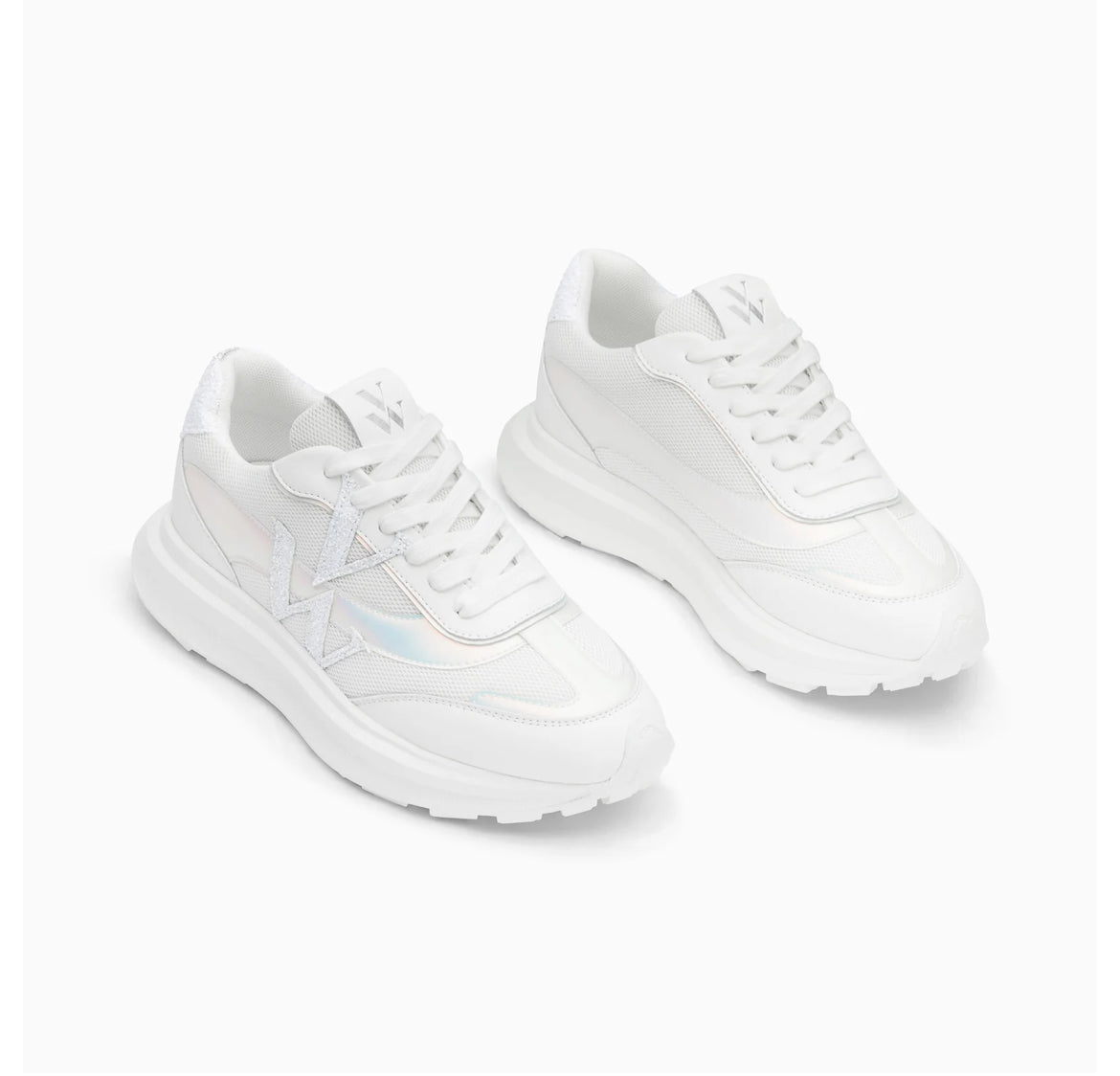 Baskets monogramme Inès blanches monochromes à semelle oversize