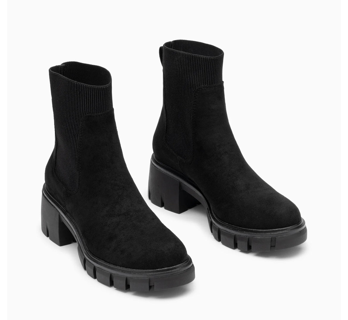 Bottines Chelsea Valérie Noires À Talon Cranté