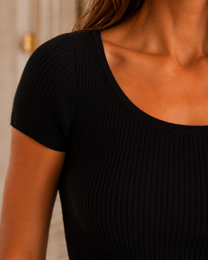Top Anya Noir