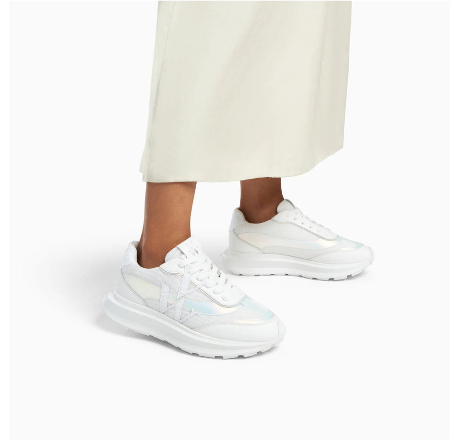 Baskets monogramme Inès blanches monochromes à semelle oversize