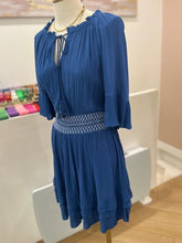 Charger l&#39;image dans la galerie, Robe courte Obasty bleue
