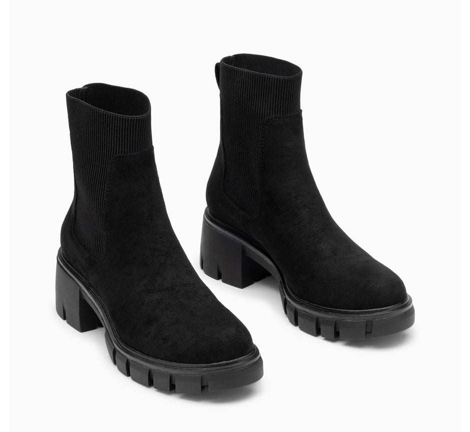 Bottines Chelsea Valérie Noires À Talon Cranté