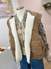 Charger l&#39;image dans la galerie, Gilet reversible Trish CAMEL
