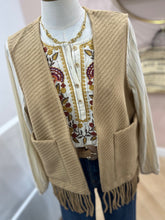 Charger l&#39;image dans la galerie, Gilet Mitchell camel
