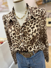 Charger l&#39;image dans la galerie, CHEMISE Alejandra LEOPARD
