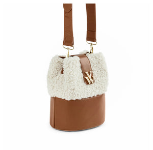 Sac seau Leslie camel en fausse fourrure