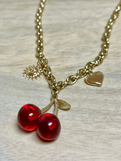 Collier Cherry